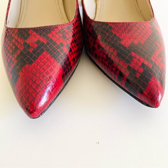 Marc Fisher Viviene Pump Red Black Snakeskin Print Size 9 Block Heel Pointed Toe - Picture 14 of 14